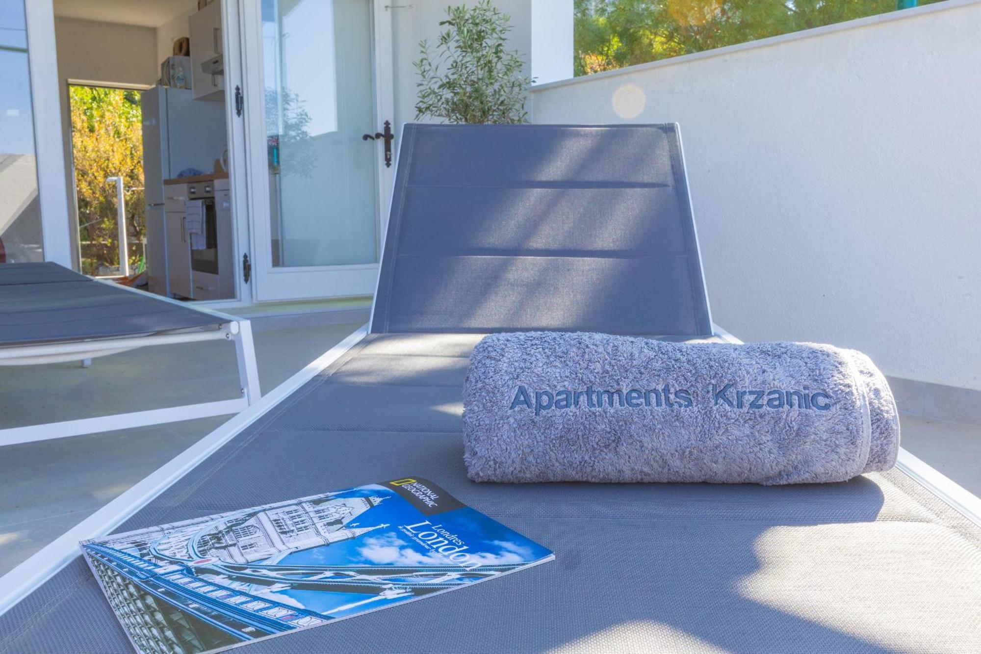 Apartments Krzanic Podgora Eksteriør billede